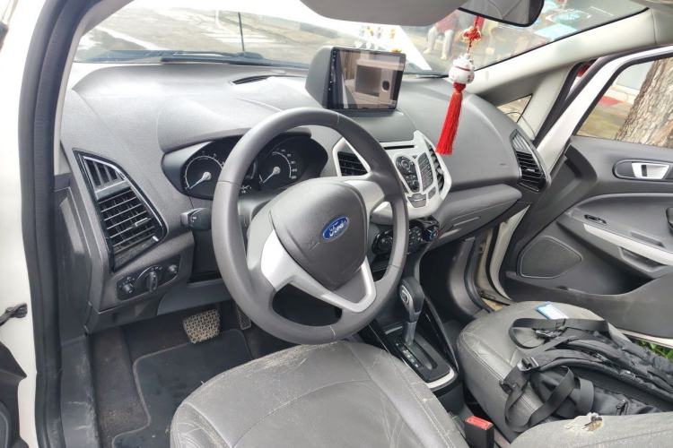 Used Ford EcoSport 2013 1.5L Automatic Fashion Model Center Console