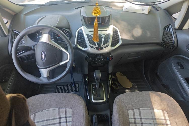 Used Ford EcoSport 2013 1.5L Automatic Fashion Model Center Console