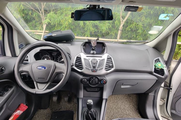Used Ford EcoSport 2013 1.5L Manual Comfort Model Center Console