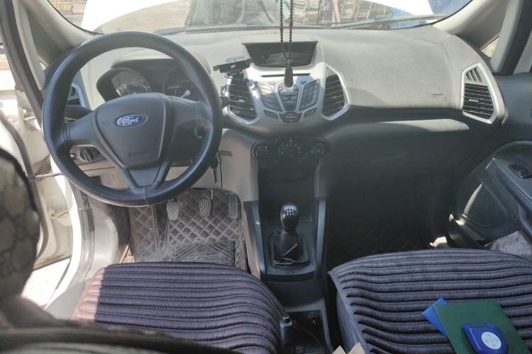Used Ford EcoSport 2013 1.5L Manual Comfort Model Center Console