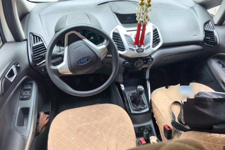 Used Ford EcoSport 2013 1.5L Manual Fashion Model Center Console