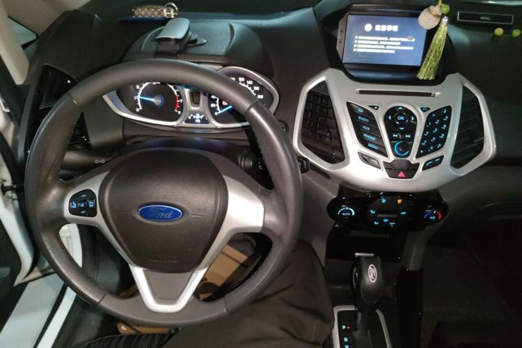 Used Ford EcoSport 2013 1.5L Automatic Prestige Model Center Console
