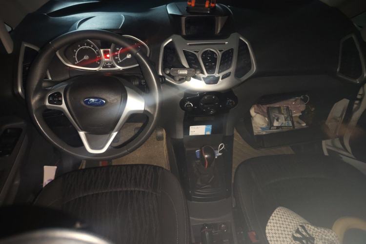 Used Ford EcoSport 2013 1.5L Manual Luxury Model Center Console