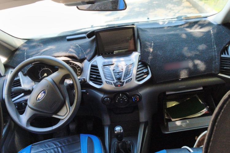 Used Ford EcoSport 2013 1.5L Manual Comfort Model Center Console