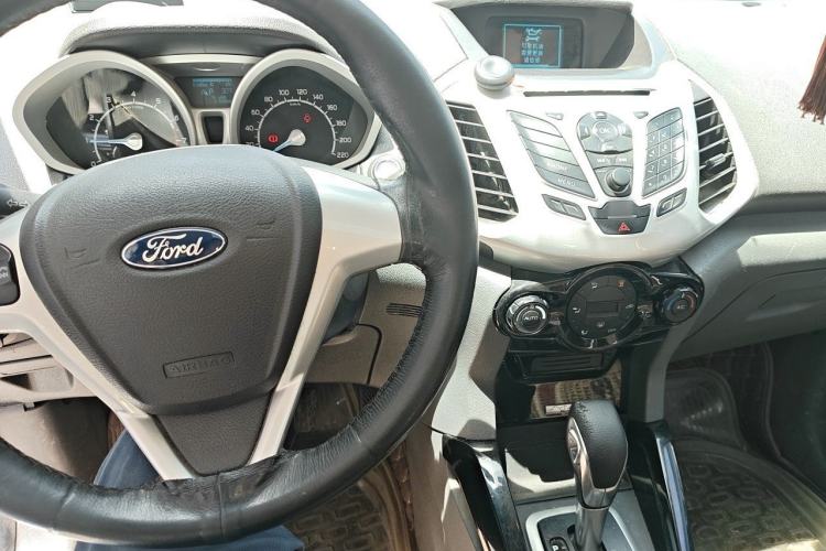 Used Ford EcoSport 2013 1.5L Automatic Prestige Model Center Console