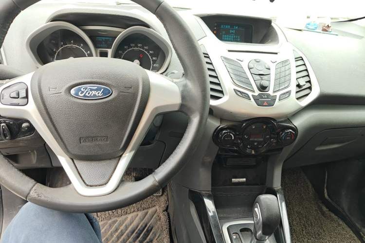 Used Ford EcoSport 2013 1.5L Automatic Prestige Model Center Console