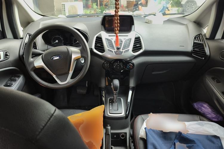 Used Ford EcoSport 2013 1.5L Automatic Fashion Model Center Console