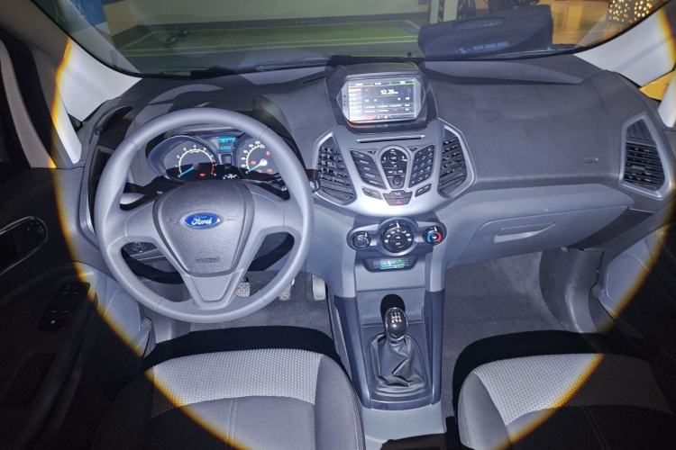 Used Ford EcoSport 2013 1.5L Manual Comfort Model Center Console