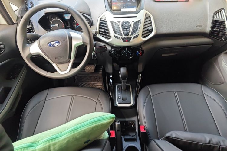 Used Ford EcoSport 2013 1.5L Automatic Fashion Model Center Console