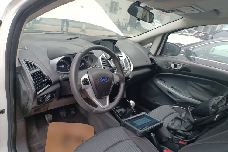 Used Ford EcoSport 2013 1.0L GTDi Manual Luxury Model Center Console