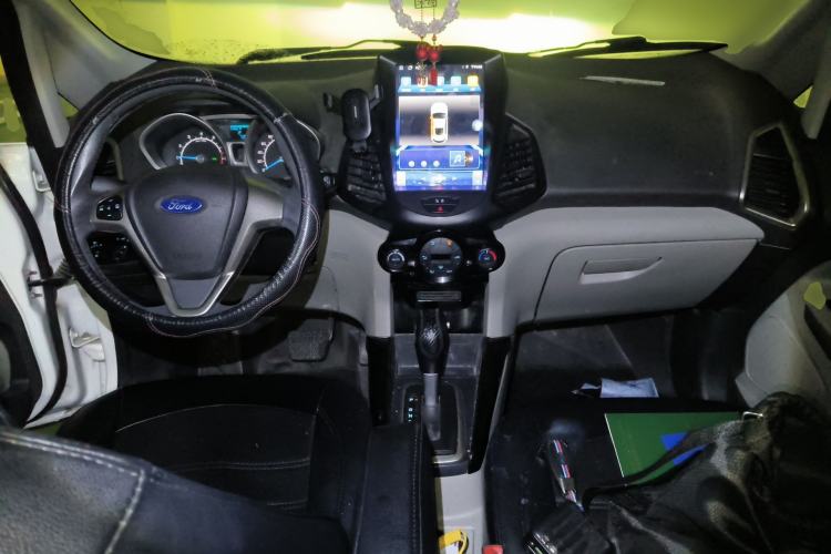 Used Ford EcoSport 2013 1.5L Automatic Prestige Model Center Console