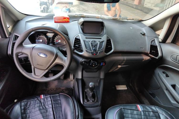 Used Ford EcoSport 2013 1.5L Manual Comfort Model Center Console