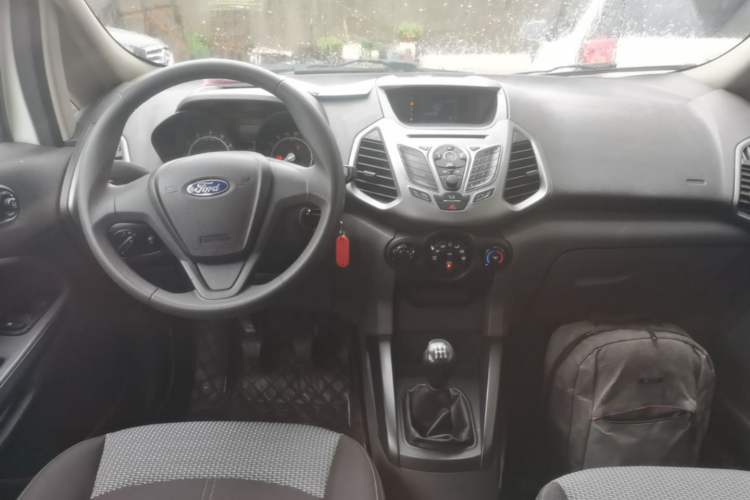 Used Ford EcoSport 2013 1.5L Manual Comfort Model Center Console