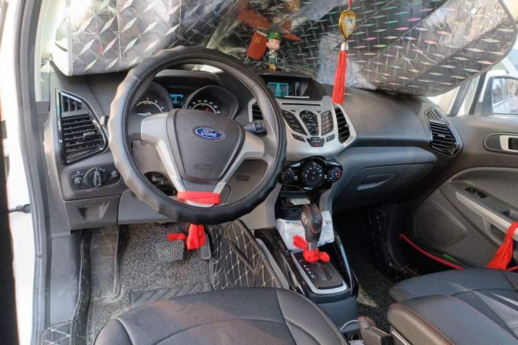 Used Ford EcoSport 2013 1.5L Automatic Fashion Model Center Console