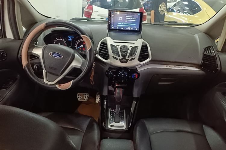 Used Ford EcoSport 2013 1.5L Automatic Fashion Model Center Console