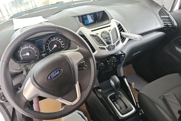 Used Ford EcoSport 2013 1.5L Automatic Fashion Model Center Console
