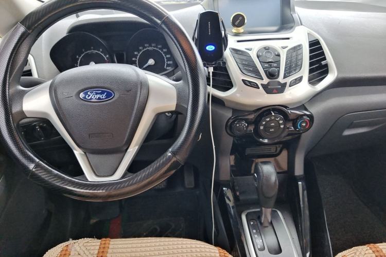 Used Ford EcoSport 2013 1.5L Automatic Fashion Model Center Console