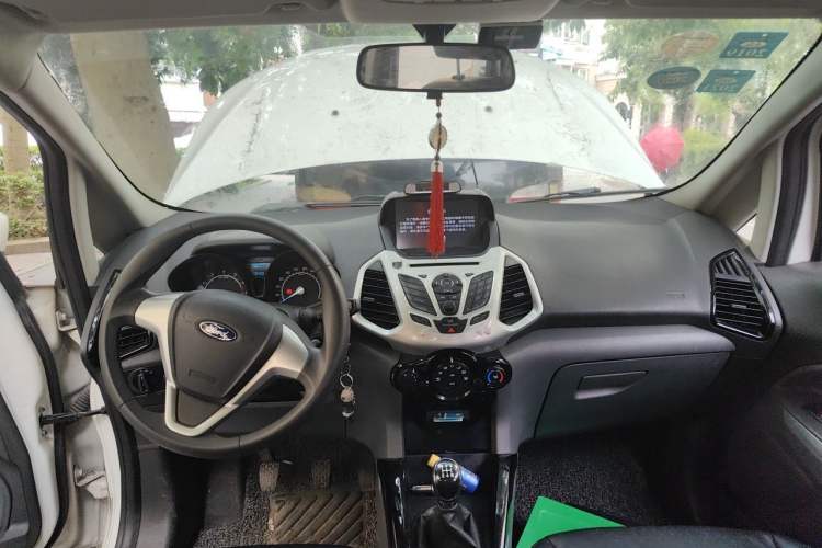 Used Ford EcoSport 2013 1.5L Manual Fashion Model Center Console