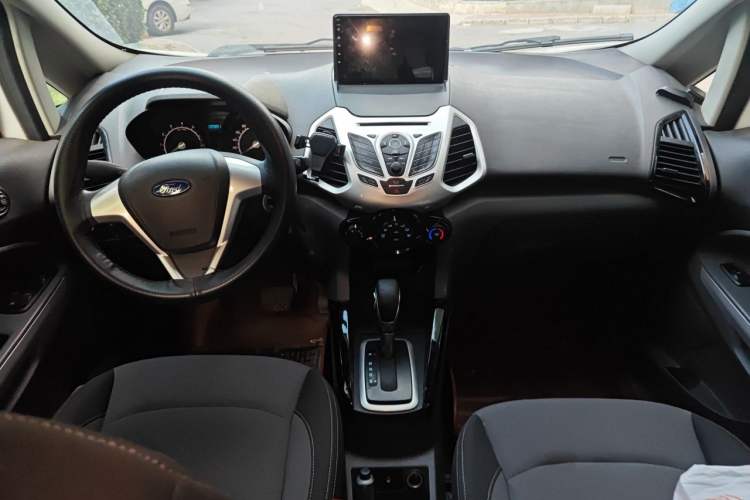 Used Ford EcoSport 2013 1.5L Automatic Fashion Model Center Console