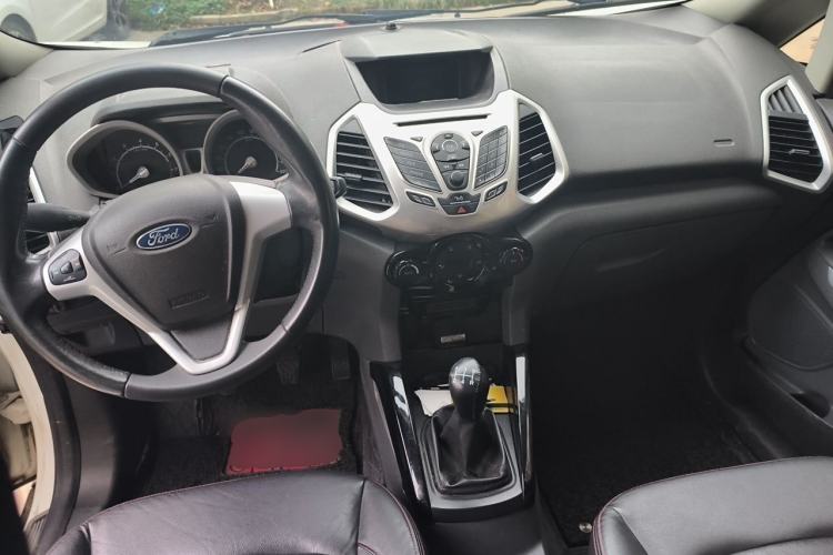 Used Ford EcoSport 2013 1.5L Manual Luxury Model Center Console