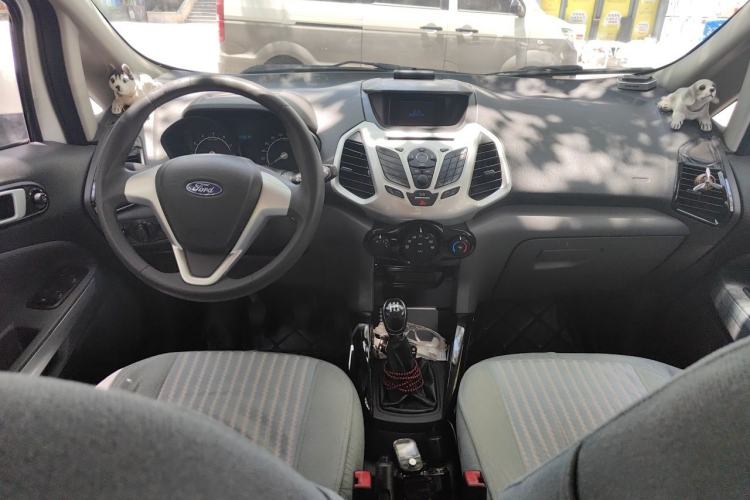 Used Ford EcoSport 2013 1.5L Manual Fashion Model Center Console