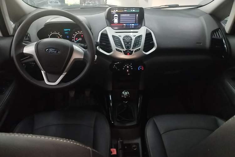 Used Ford EcoSport 2013 1.5L Manual Fashion Model Center Console
