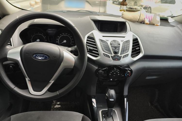 Used Ford EcoSport 2013 1.5L Automatic Fashion Model Center Console