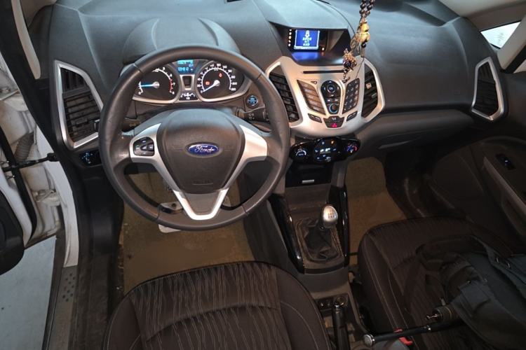 Used Ford EcoSport 2013 1.5L Manual Luxury Model Center Console