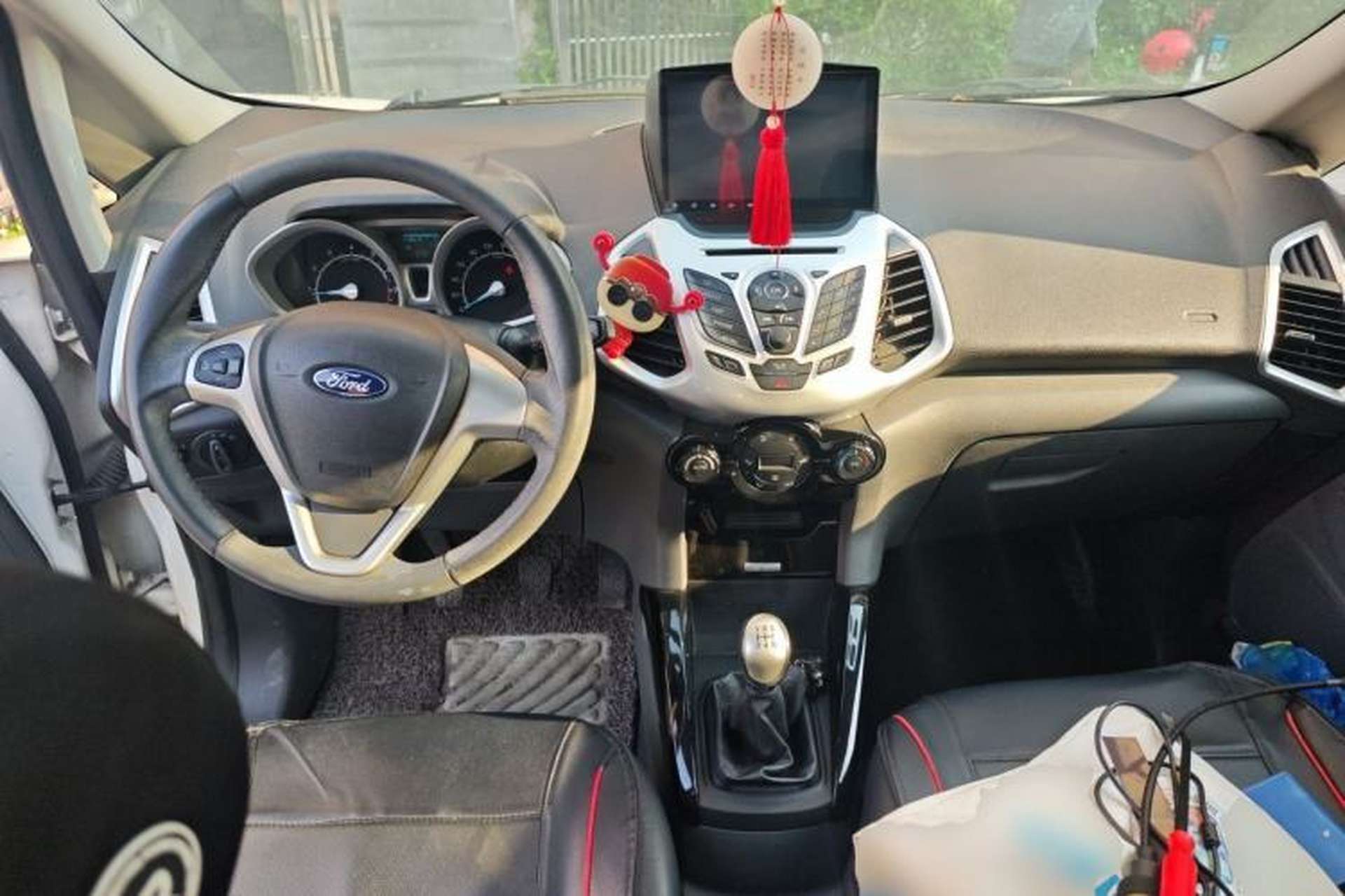 Used Ford EcoSport 2013 1.5L Manual Luxury Model Center Console