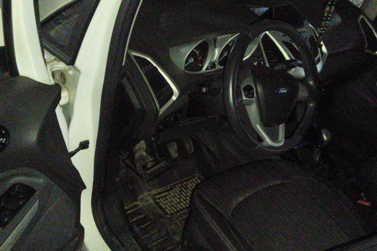 Used Ford EcoSport 2013 1.5L Manual Luxury Model Driver Seat