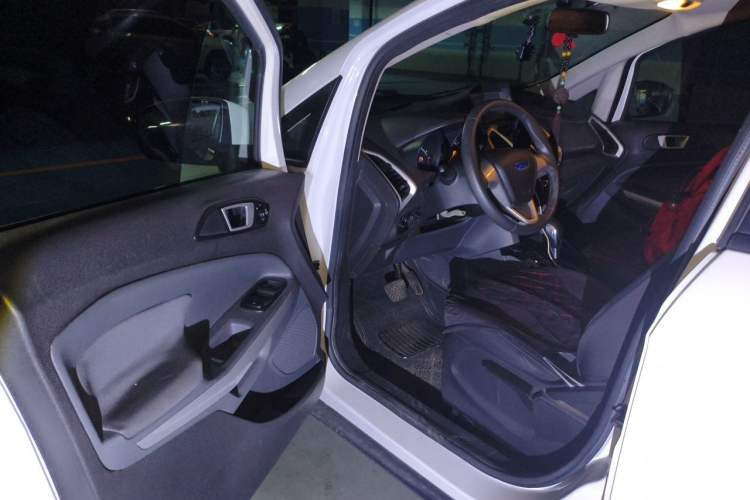 Used Ford EcoSport 2013 1.5L Automatic Fashion Model Driver Seat
