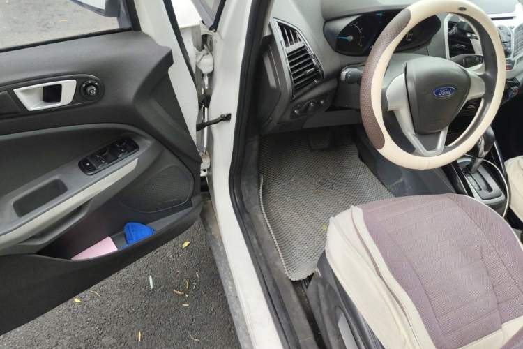 Used Ford EcoSport 2013 1.5L Automatic Fashion Model Driver Seat