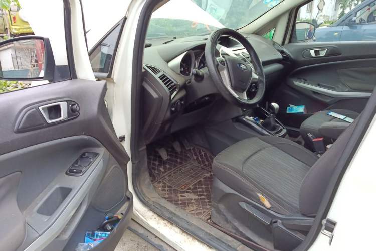 Used Ford EcoSport 2013 1.5L Manual Luxury Model Driver Seat