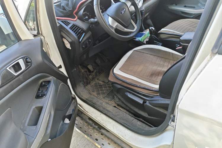 Used Ford EcoSport 2013 1.5L Manual Fashion Model Driver Seat