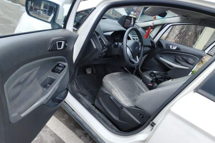 Used Ford EcoSport 2013 1.5L Automatic Fashion Model Driver Seat