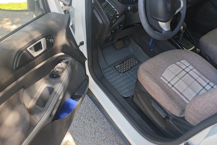 Used Ford EcoSport 2013 1.5L Automatic Fashion Model Driver Seat