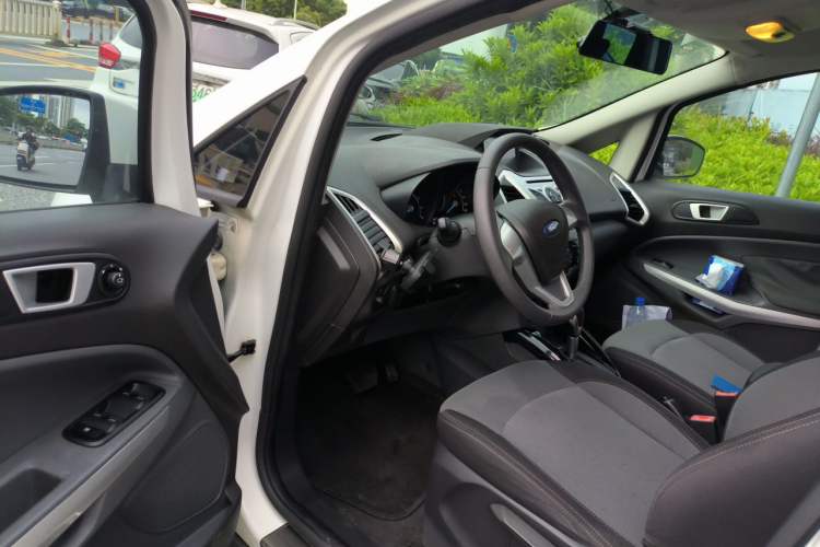 Used Ford EcoSport 2013 1.5L Automatic Fashion Model Driver Seat