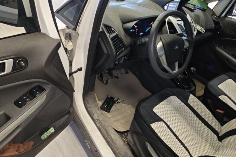 Used Ford EcoSport 2013 1.5L Manual Fashion Model Driver Seat