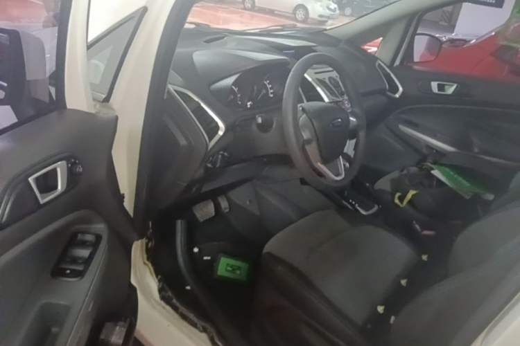 Used Ford EcoSport 2013 1.5L Automatic Fashion Model Driver Seat
