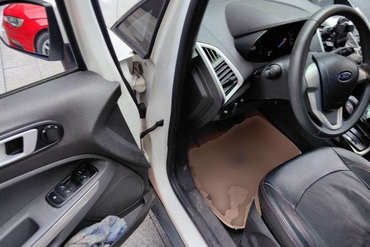Used Ford EcoSport 2013 1.5L Automatic Fashion Model Driver Seat
