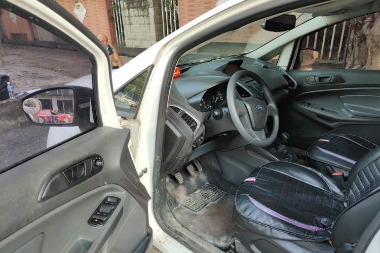 Used Ford EcoSport 2013 1.5L Manual Comfort Model Driver Seat