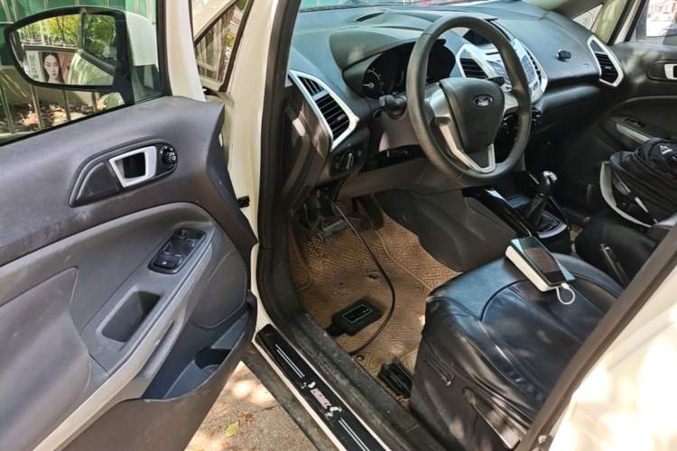 Used Ford EcoSport 2013 1.5L Manual Fashion Model Driver Seat