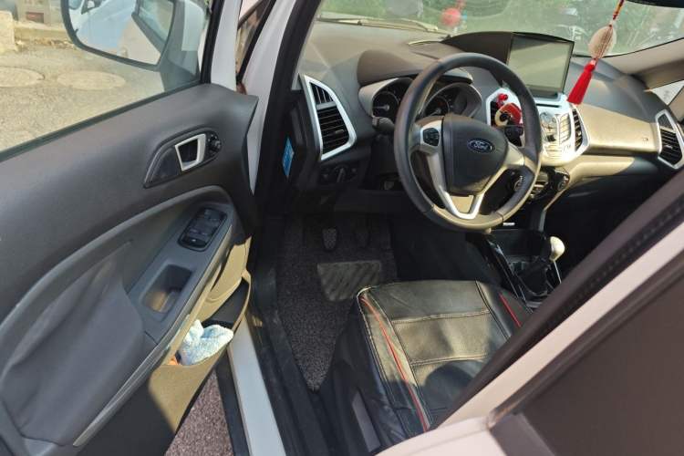 Used Ford EcoSport 2013 1.5L Manual Luxury Model Driver Seat
