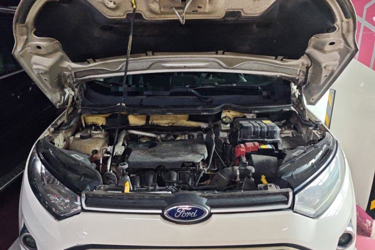 Used Ford EcoSport 2013 1.5L Automatic Fashion Model Engine Bay