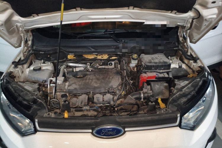 Used Ford EcoSport 2013 1.5L Automatic Fashion Model Engine Bay