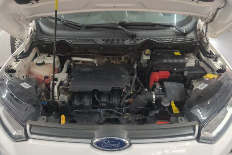 Used Ford EcoSport 2013 1.5L Automatic Fashion Model Engine Bay
