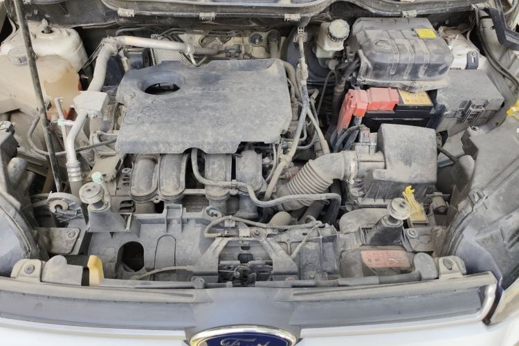Used Ford EcoSport 2013 1.5L Automatic Fashion Model Engine Bay