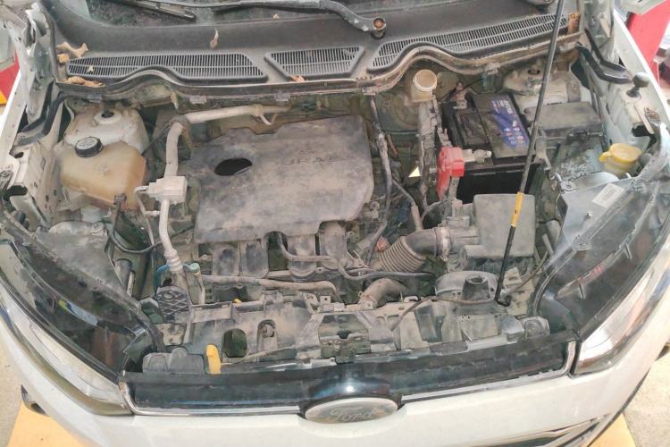 Used Ford EcoSport 2013 1.5L Automatic Fashion Model Engine Bay