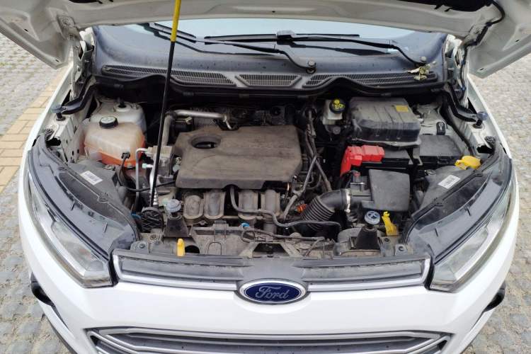 Used Ford EcoSport 2013 1.5L Automatic Fashion Model Engine Bay