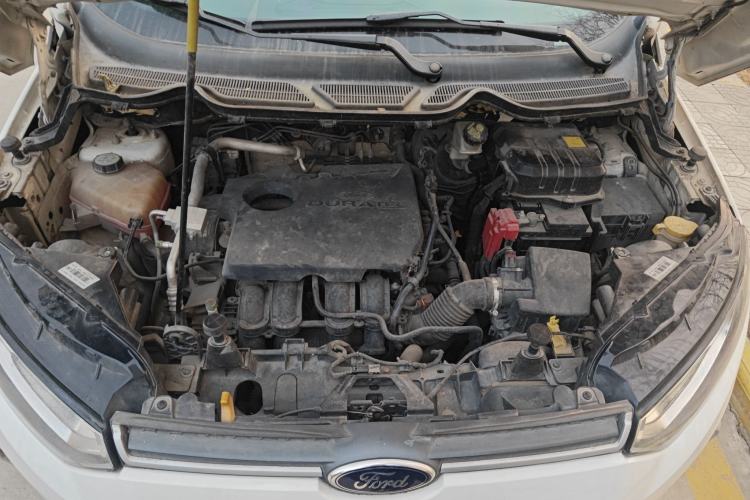 Used Ford EcoSport 2013 1.5L Manual Fashion Model Engine Bay